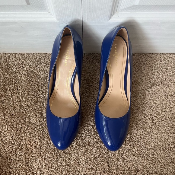 👠 Cole Haan - Vintage Cobalt Blue Patent Leather Pumps - Picture 4 of 7